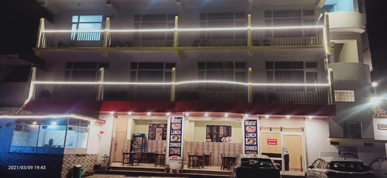 Royal Breeze Hotel & Restaurant Received Most Rated Traveller Award Property For Year 2023-2024 !! 穆索里 外观 照片